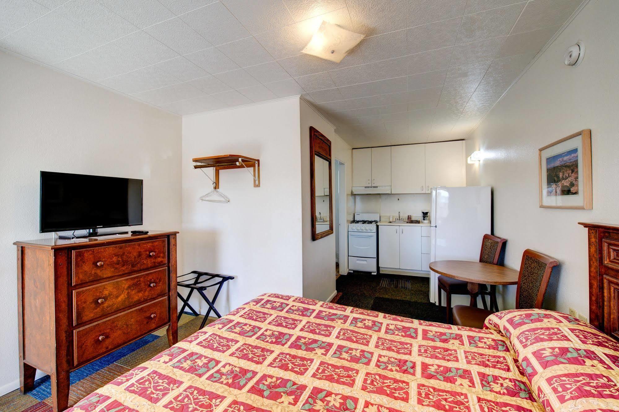 Crimson Hills Motel Parowan Extérieur photo